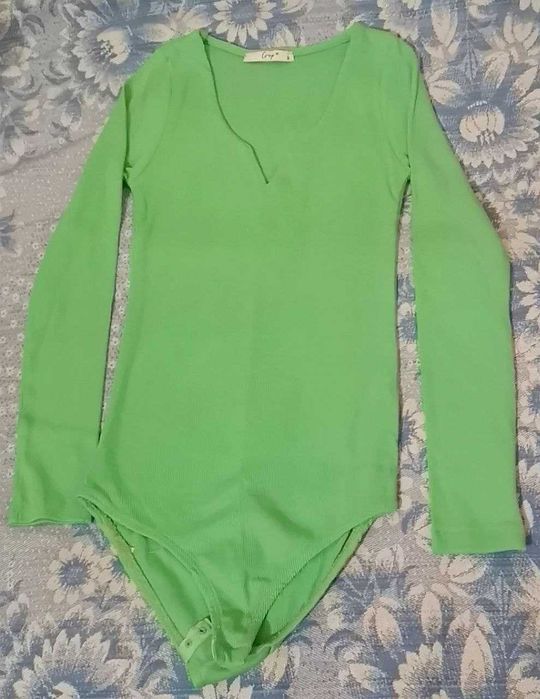 Блузка -боди, новая. 2 цвета зеленая и голубая