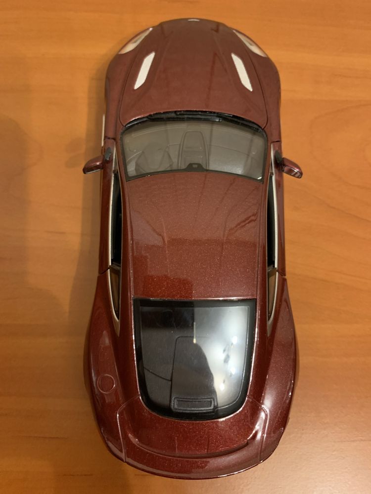 Macheta auto Aston Martin Vanquish, 1/24, Welly