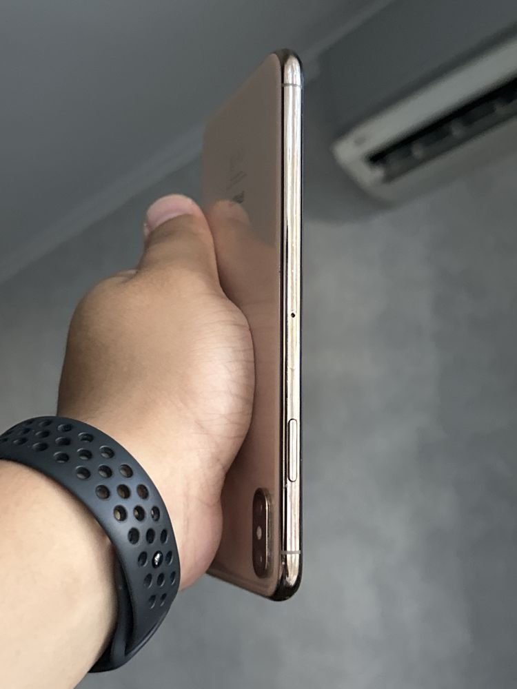 Продам Iphone XS Max золотистого цвета