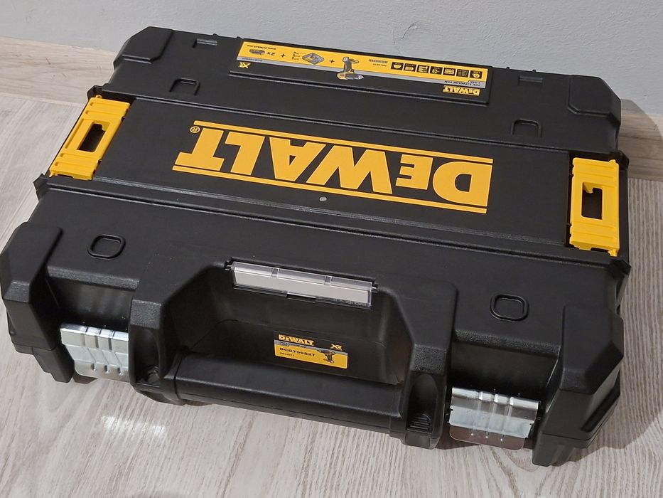 Autofiletante dewalt , acumulatori , truse