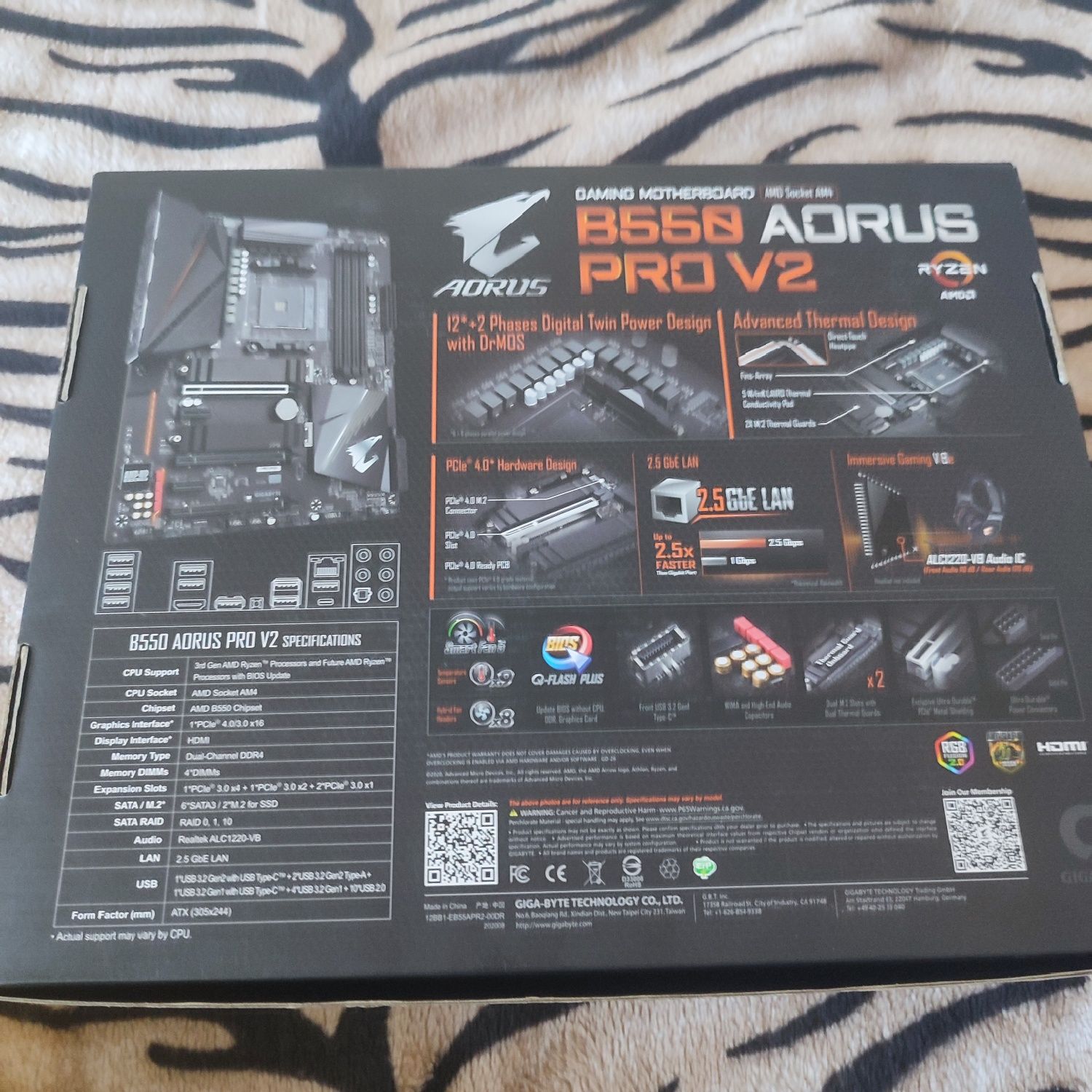 Gigabyte B550 aorus pro V2 + 4x8gb ddr4 3200mhz cl14.