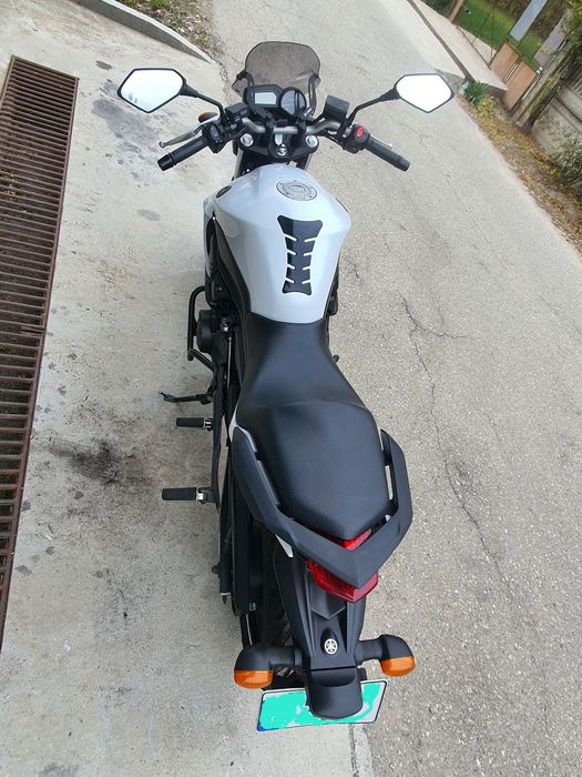 Motocicleta YAMAHA XJ6 N