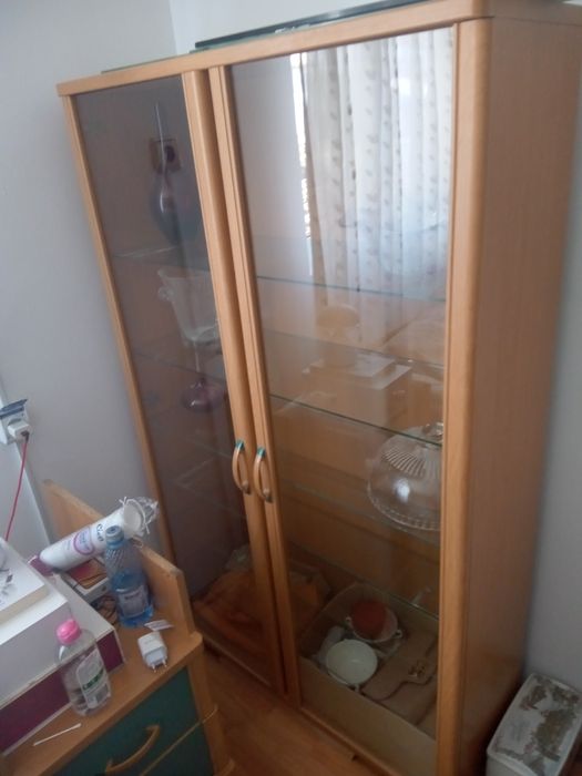 Dulap cu vitrină