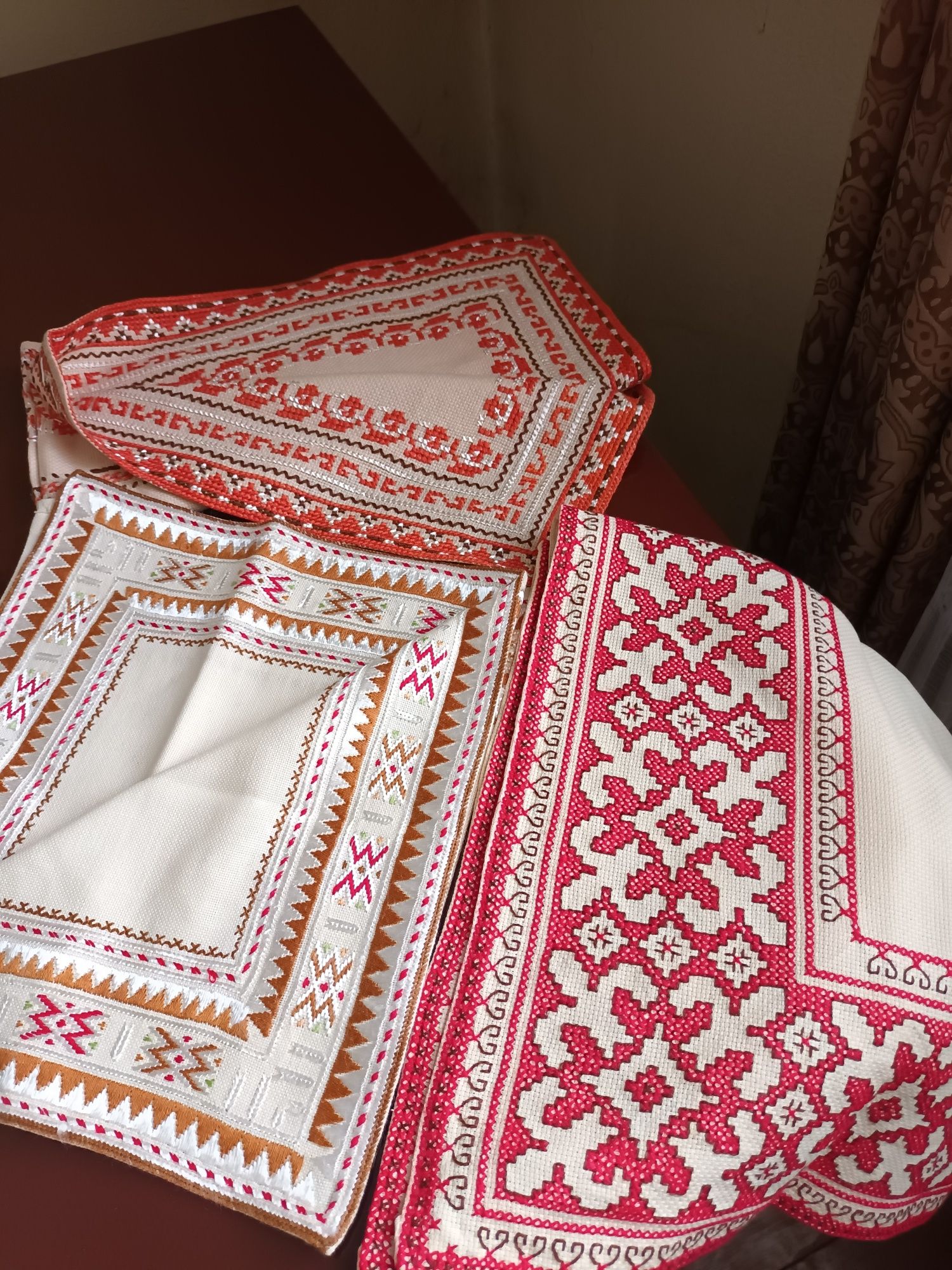 Продавам карета българска бродерияя
