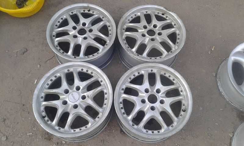 Продам оригинальные легкосплавные диски "Dezent" на автомашину Volvo