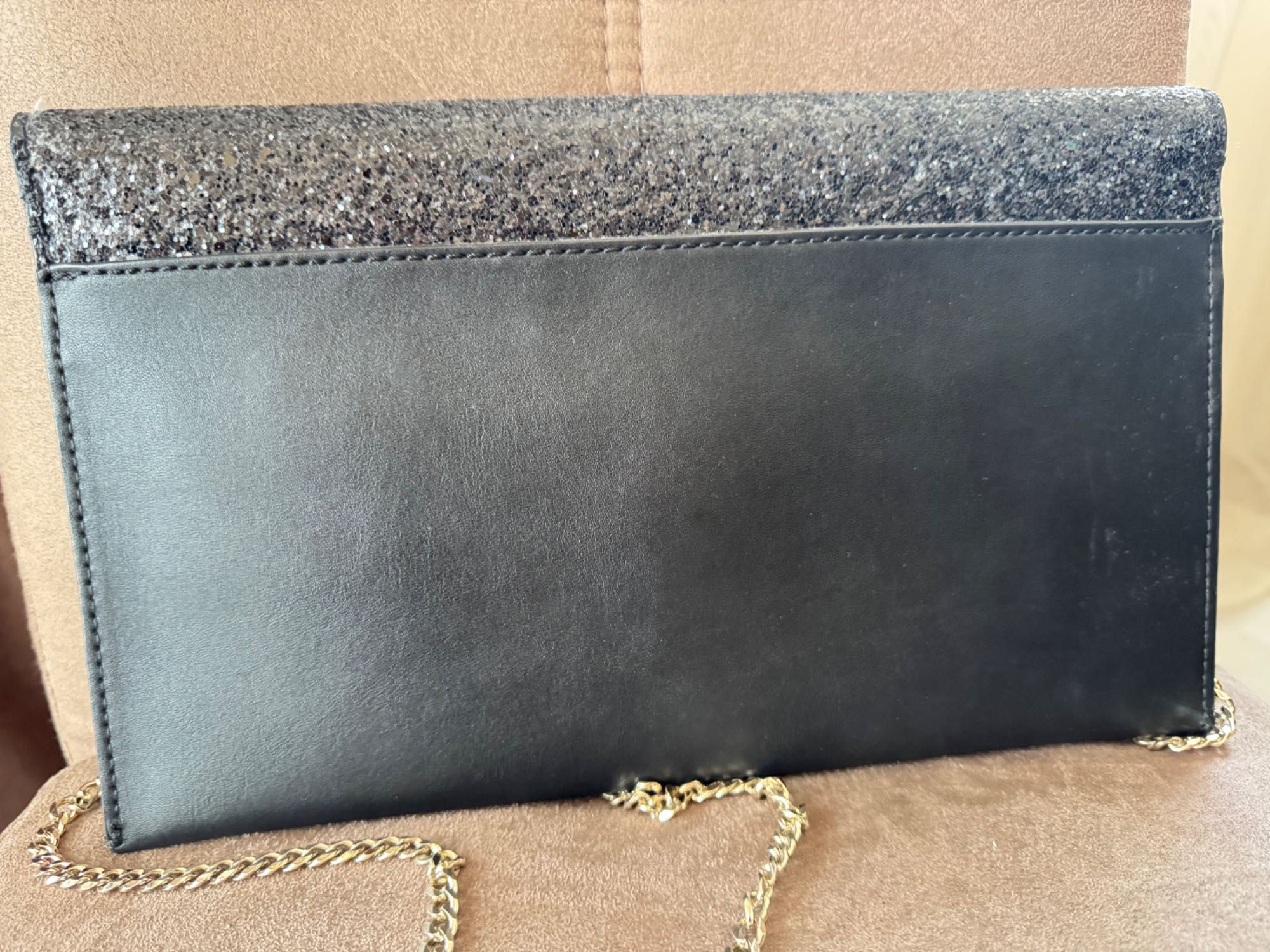 Чанта клъч Guess