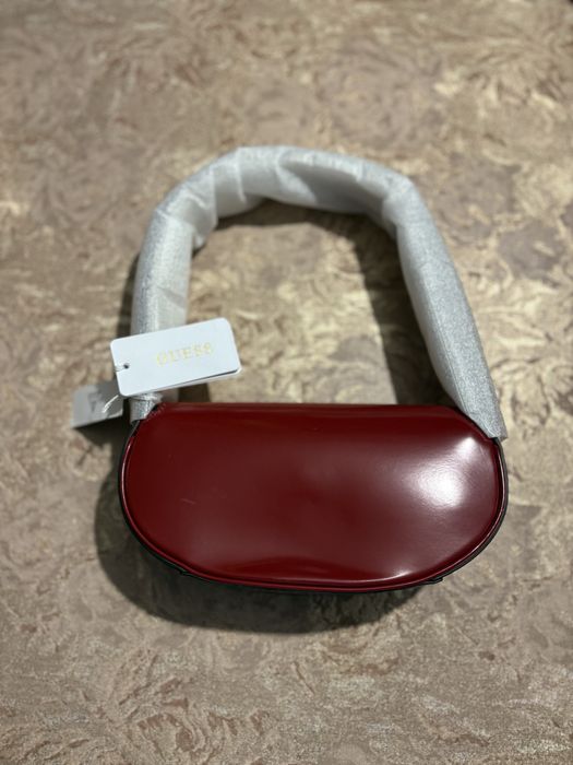 Guess Arnela – Geantă din piele ecologică