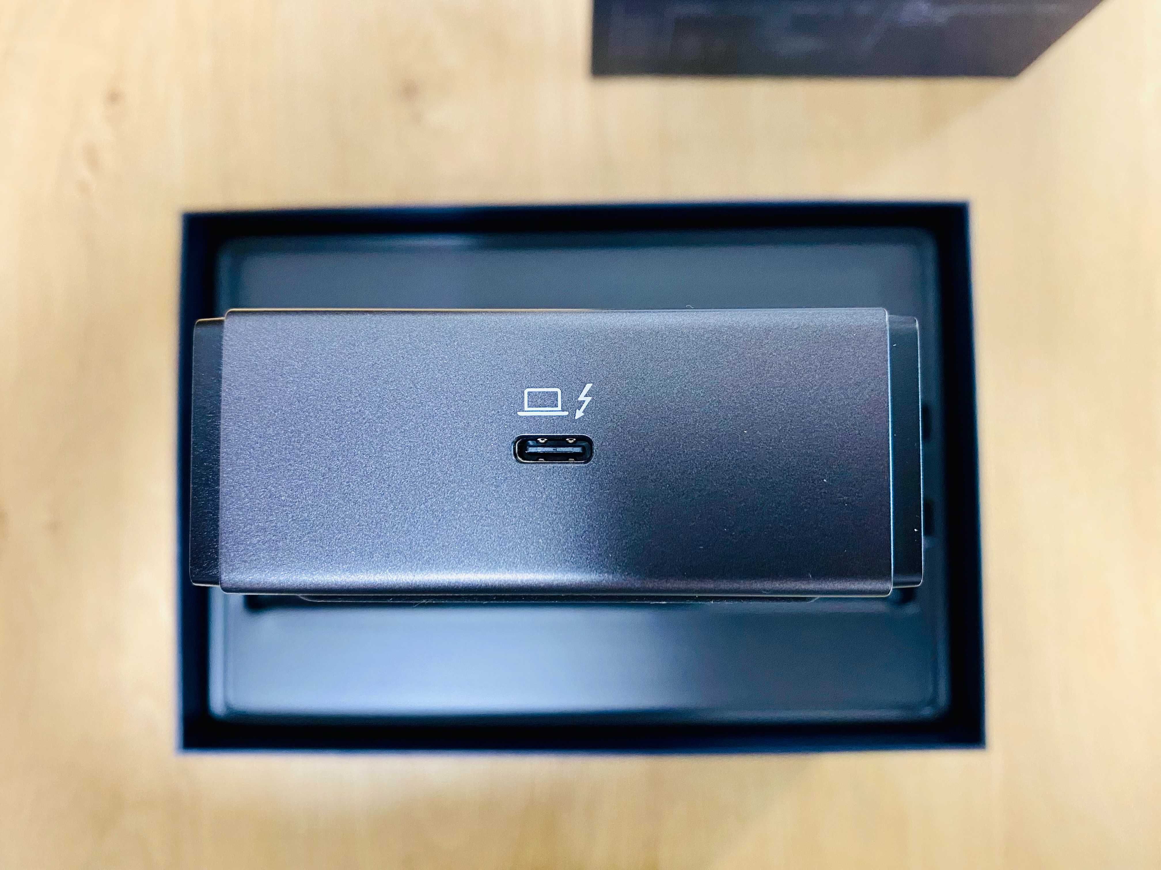 ЧИСТО НОВА ! Докинг Станция Anker 778 Series 7, 12-in-1, Thunderbolt 4