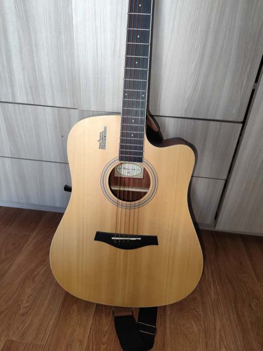 Гитара продам 6 струна