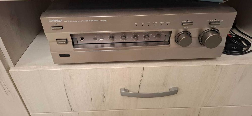 Ямаха усилвател и тонколони