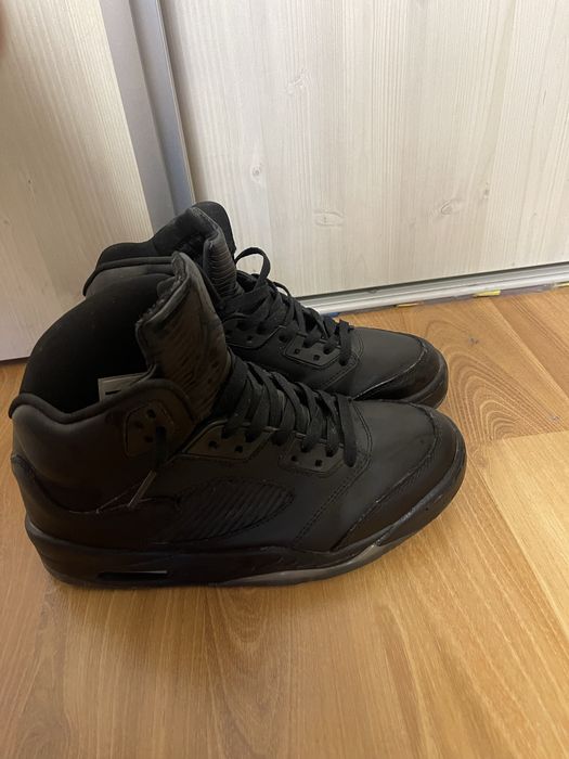 vand jordan 5 purtati