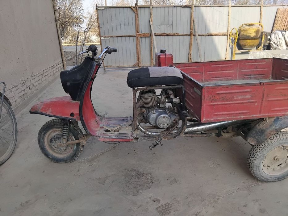 Motosikl sotiladi soz holatda narxini kelishamiz