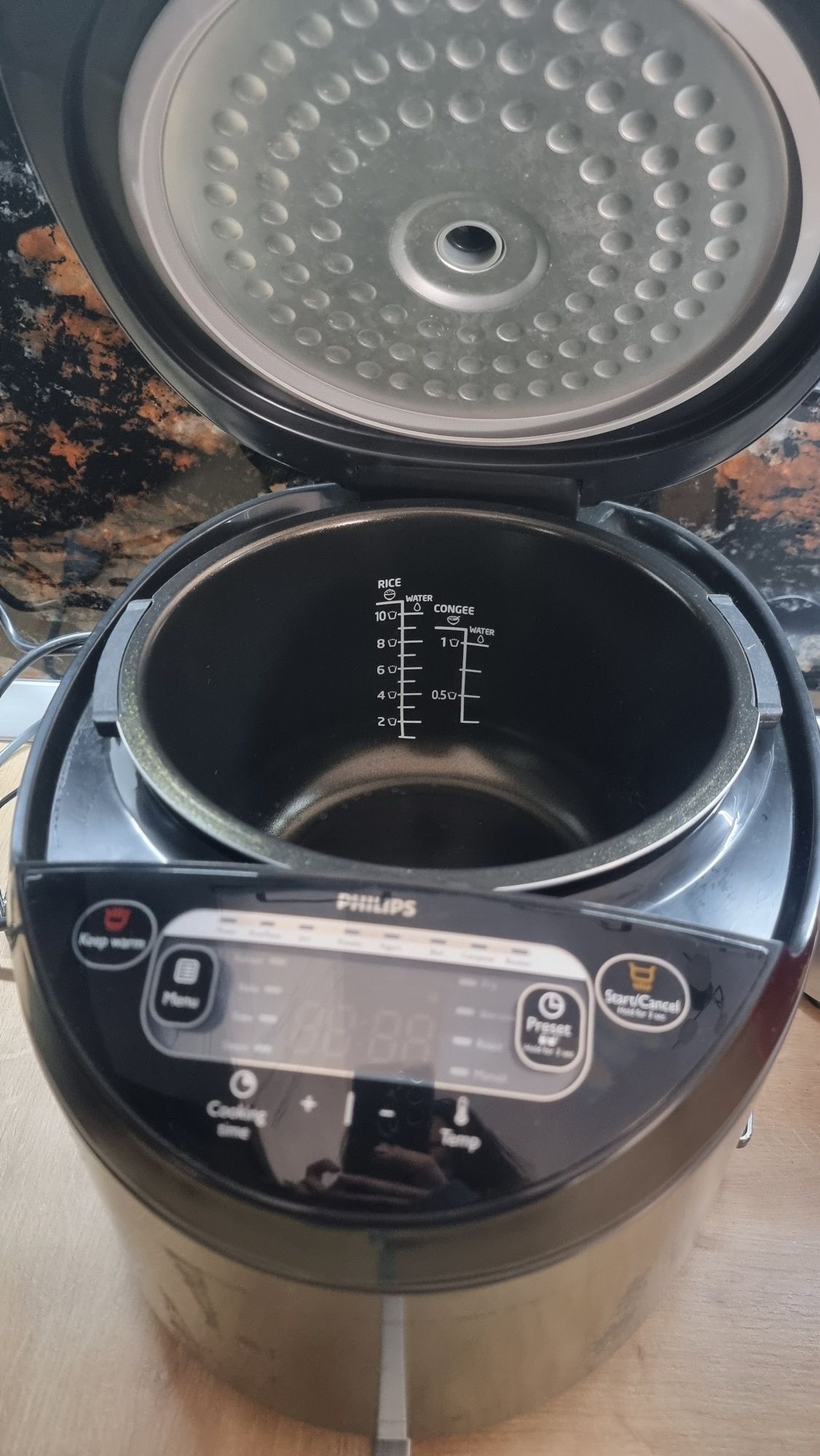 Vând Multicooker Philips HD3167/70, 980 W, Capacitate 5 l, 15 Programe