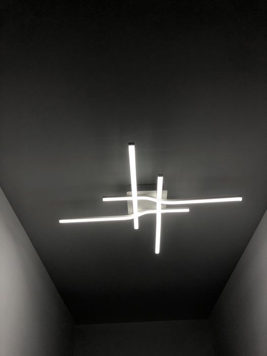 Asigur montaj galerie, corpuri iluminat, oglinda baie