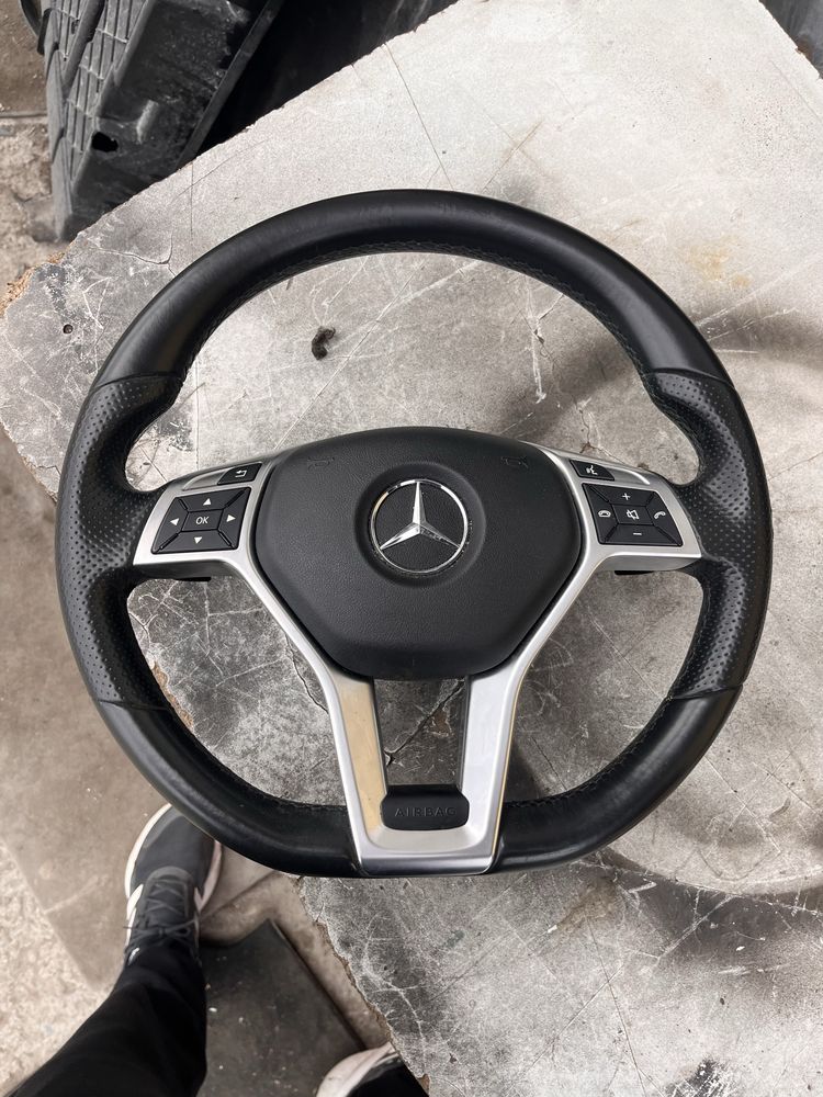 Фейсов Амг волан Мерцедес C W204 и Е W212 facelift
