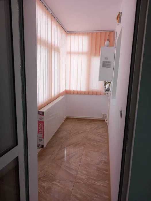 Vând apartament 3 camere