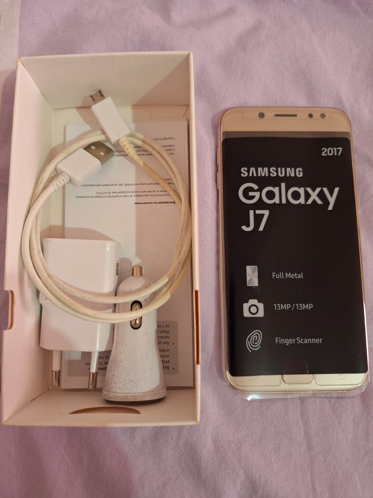 Продавам мобилен телефон SAMSUNG