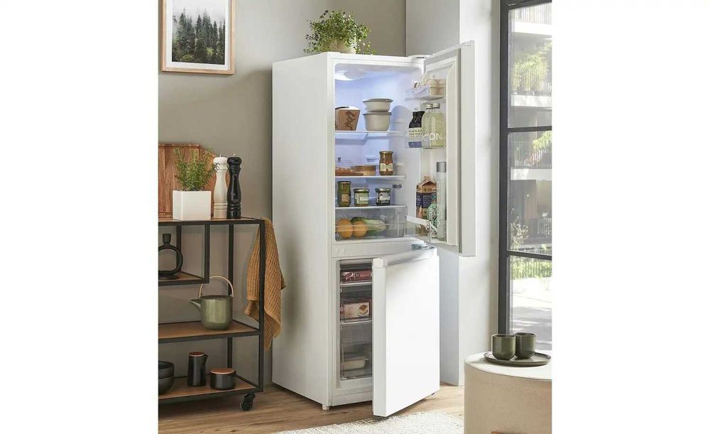 Хладилник с фризер BOMANN KG320 144см.