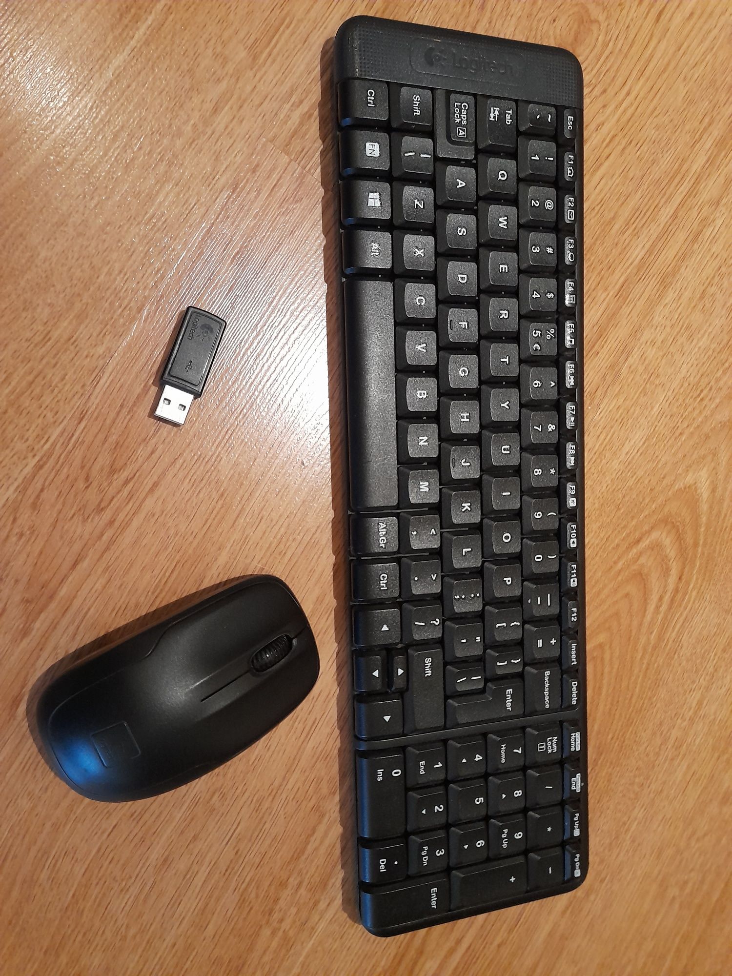 Calculator Dell mini, tastatura si boxe Longitech