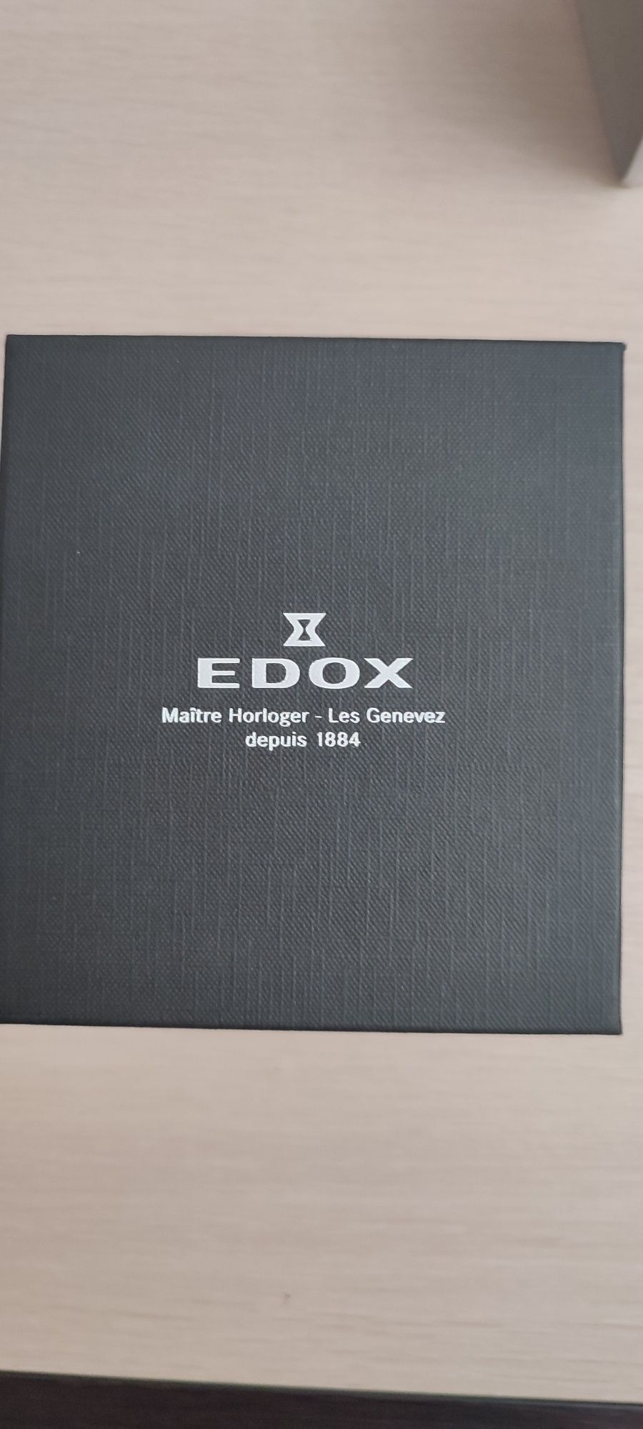 Продам часы фирмы EDOX