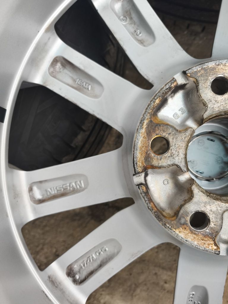 17" оригинални алуминиеви джанти за Nissan Quashqai.