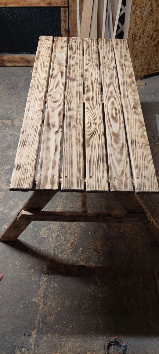 Masa   din lemn pentru terasa sau grădină