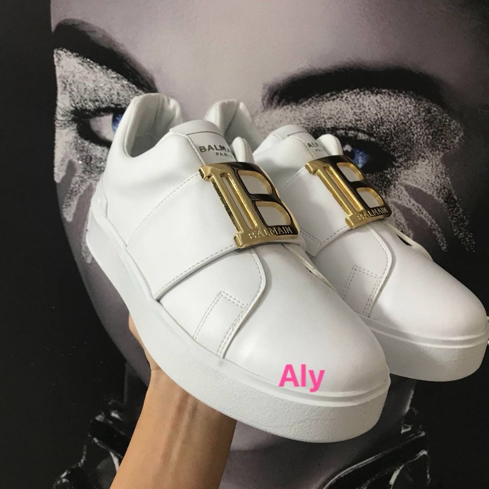 Adidasi Balmain albi