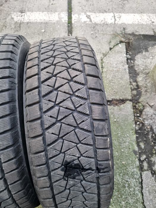 4 Anvelope Iarna Aproape noi Brigestone 235/65/17