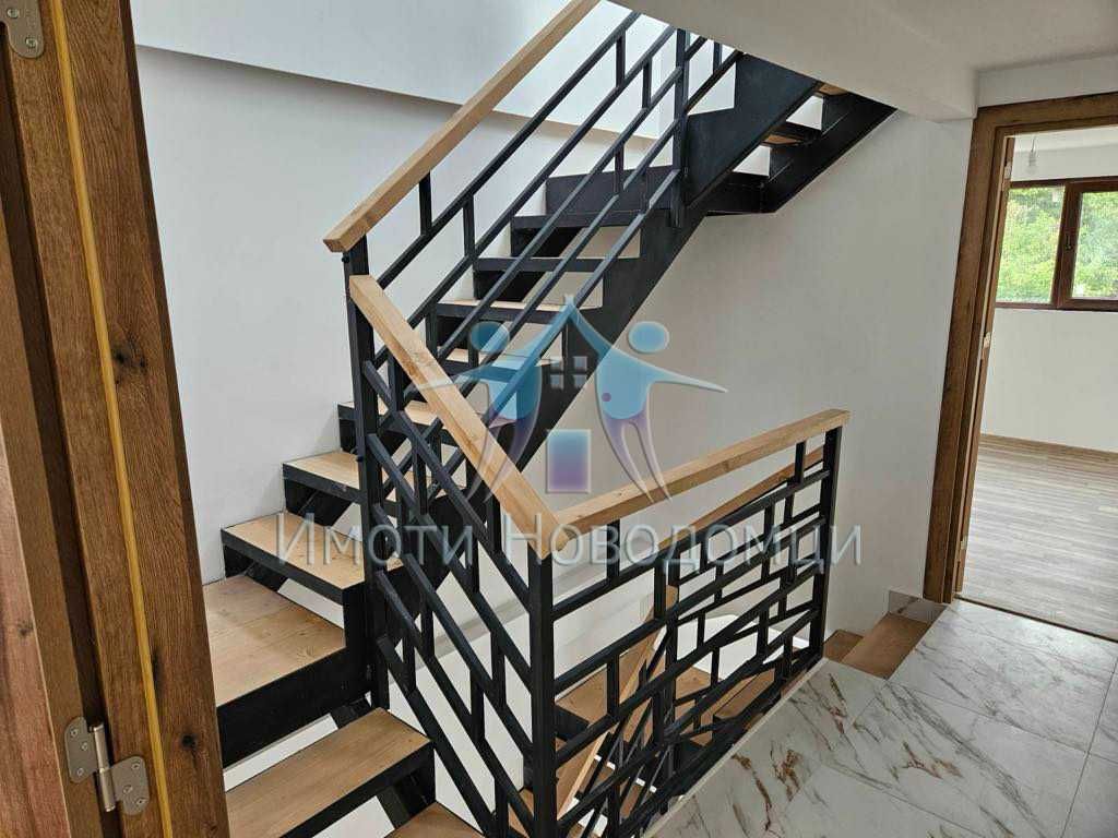 Продава се Мезонет в Шумен, Пазара - 154 кв.м за 861 €/кв.м - Снимка #3