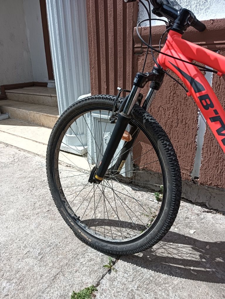 Vând bicicleta E BT-WIN preț 800 Ron nefolosita ținută la dospit ..