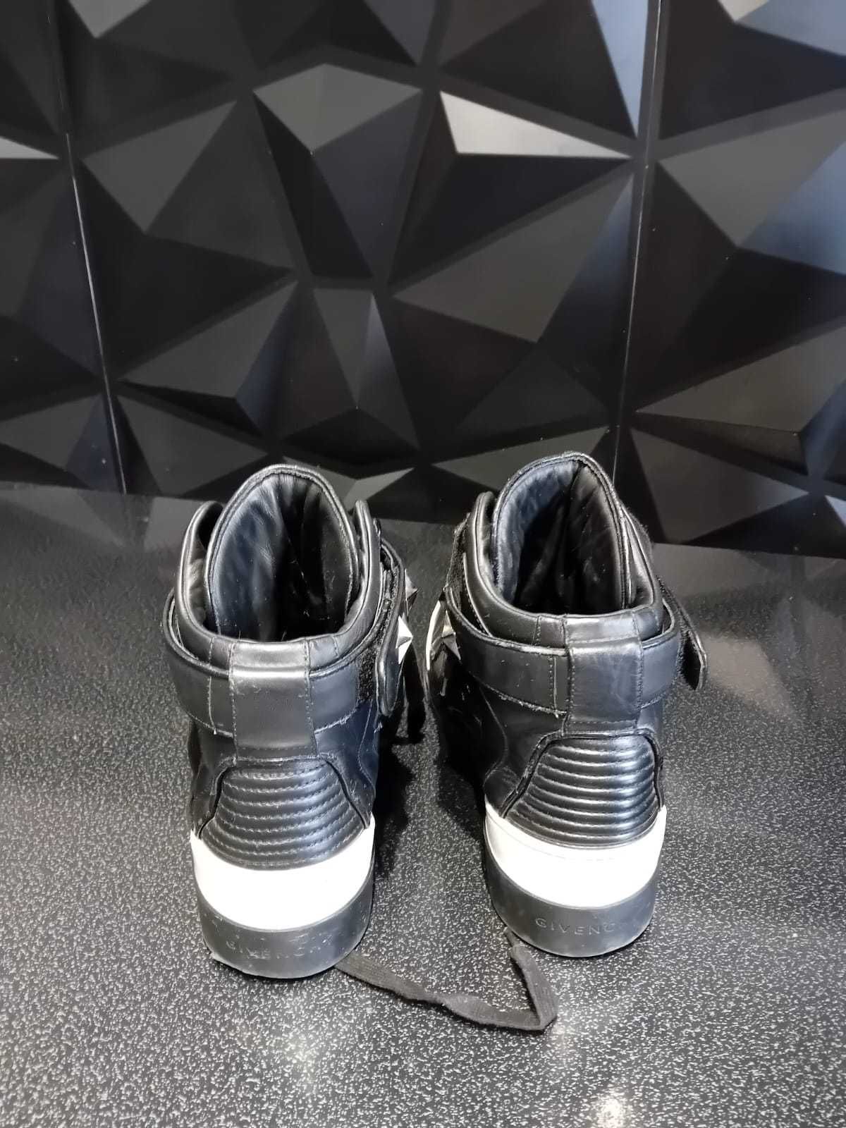 Adidași Givenchy Tyson Stars High-Top Speaker Black