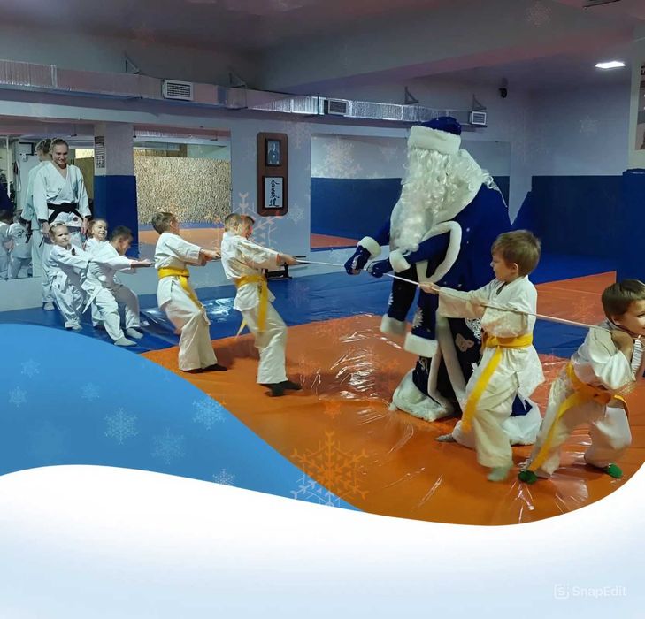 Дед Мороз со Снегурочкой придут поздравить Ваших деток!