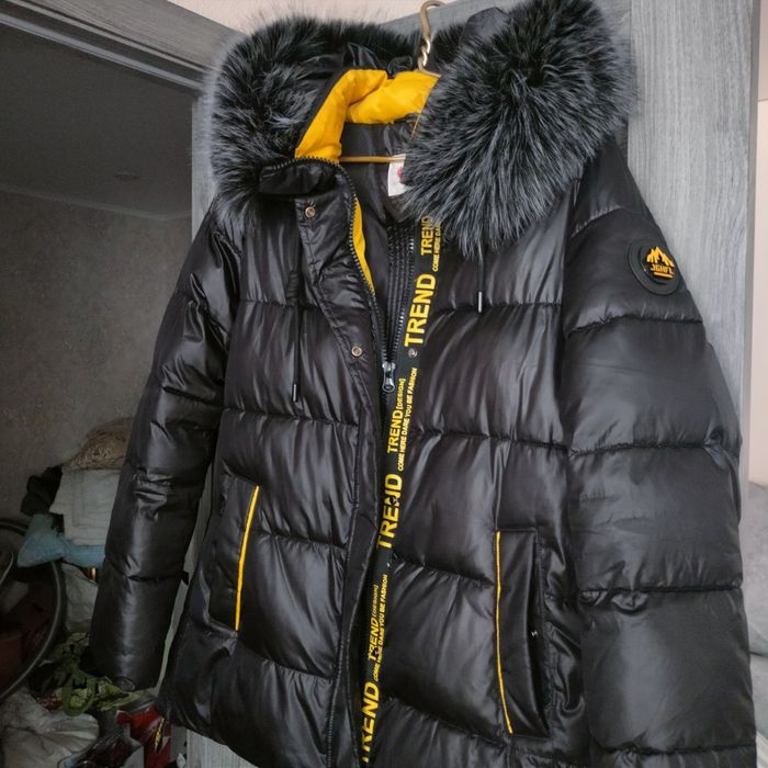 Продам теплую куртку зима