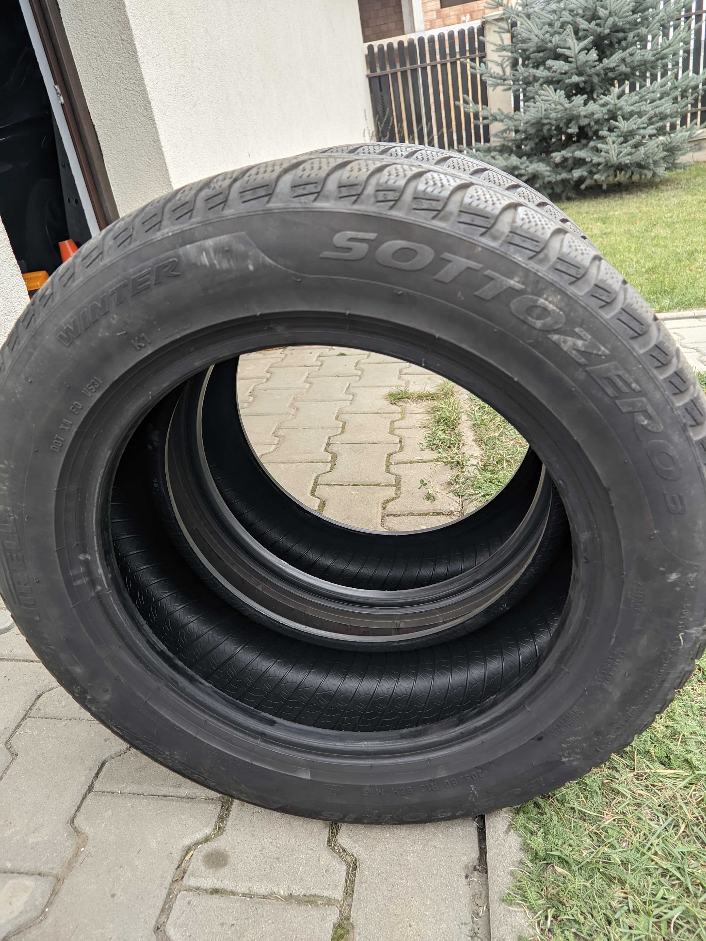 Set 2 Anvelopa de iarna 205 60 R16, DOT 21.19 Pirelli Sottozero 3
