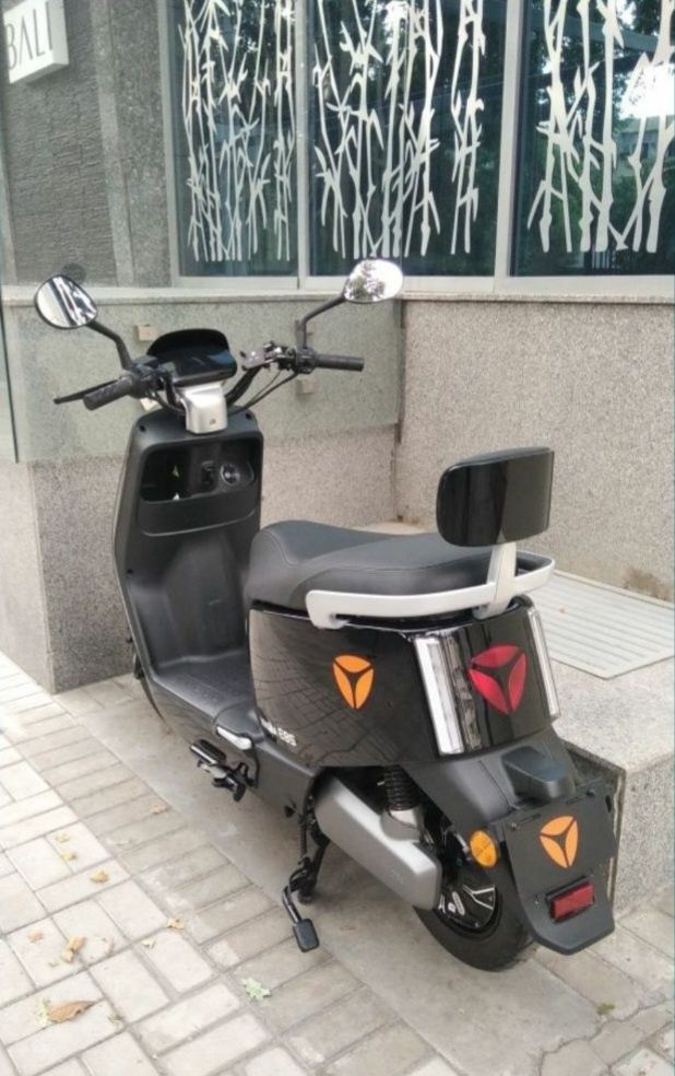 Продаётся Скутер Yadea