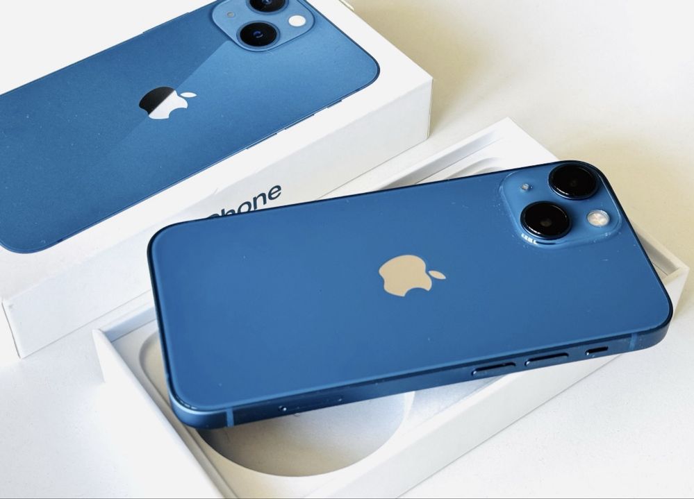 iphone 13 mini почти чисто нов