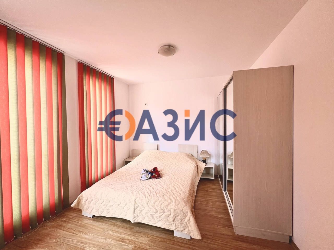 Продава се Тристаен апартамент в к.к. Слънчев бряг - 69 кв.м за 812 €/кв.м - Снимка #5