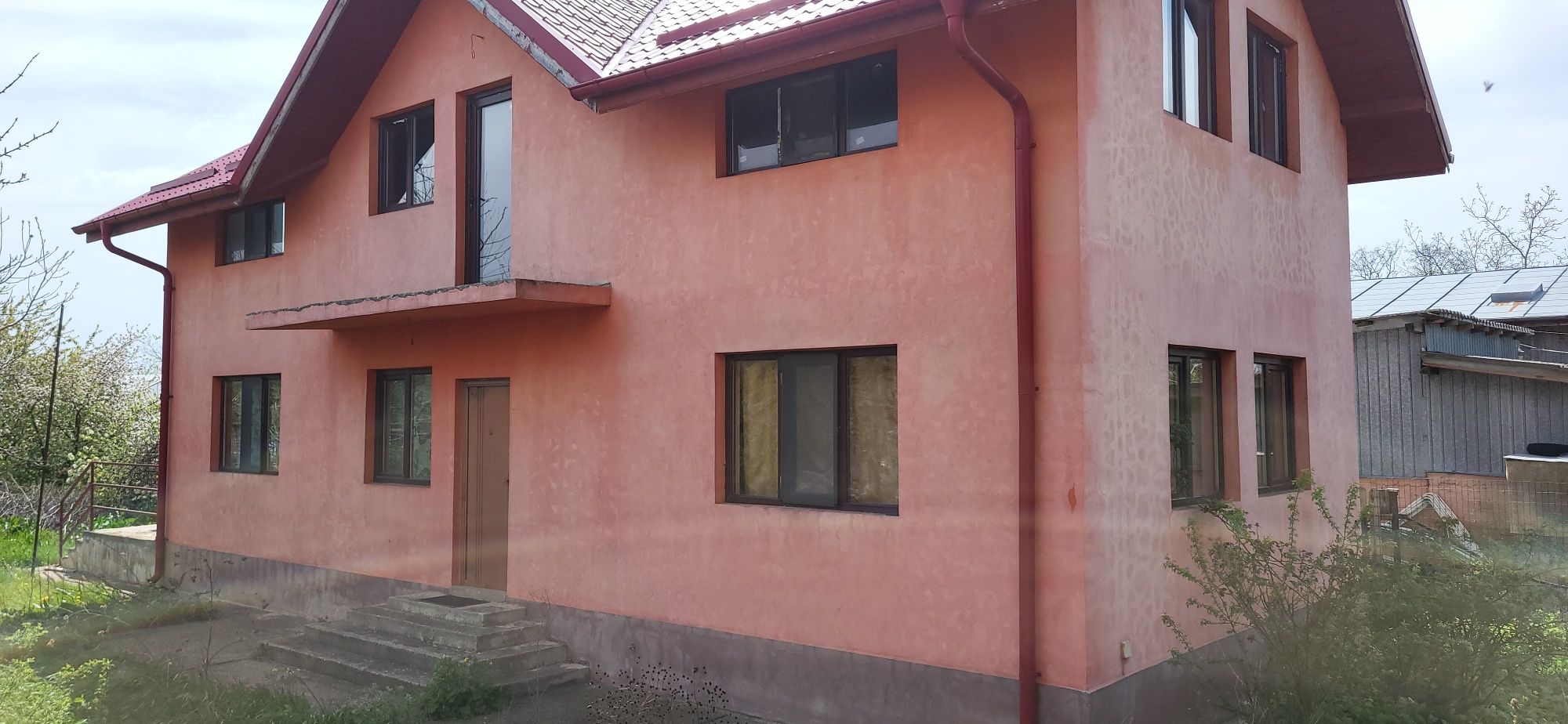 Sat Dârza,  comuna Crevedia,  Teren 2400 mp cu 2 case în oglindă