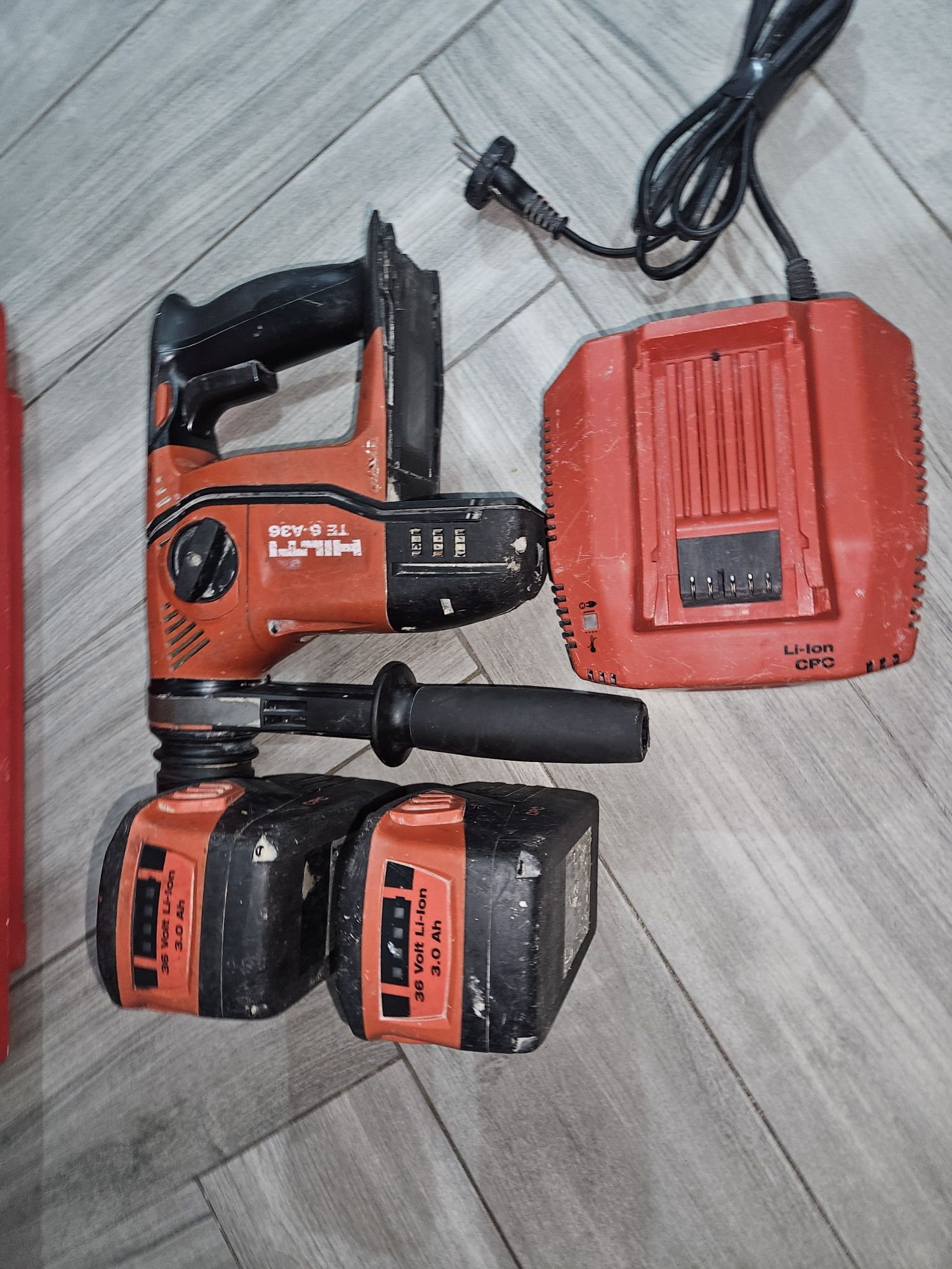 Vand rotopeecutanta hilti pe acumulatori