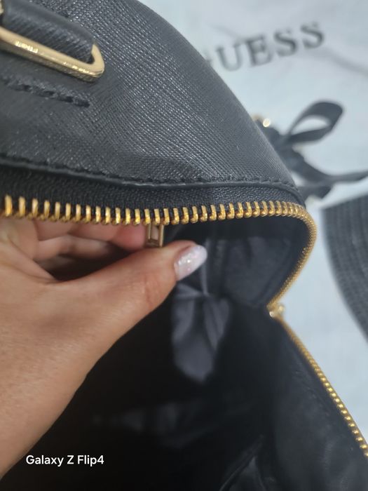 Раница  на Guess