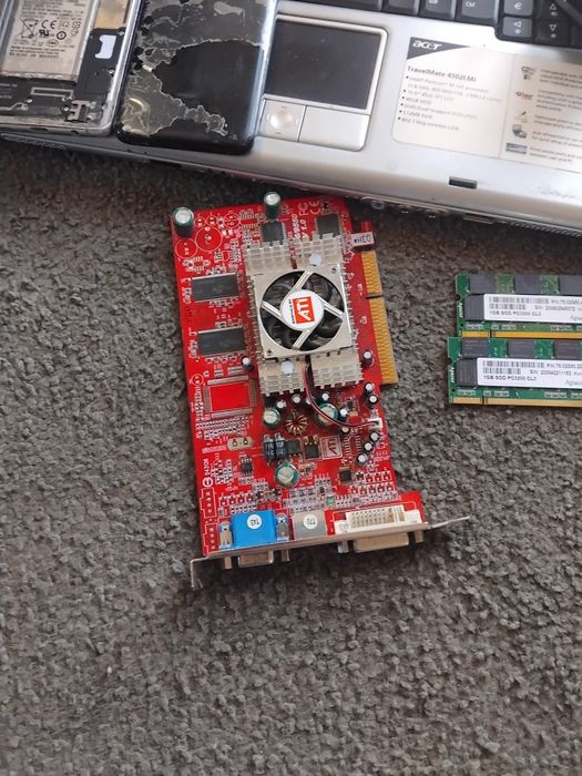 Piese leptopuri si telefone