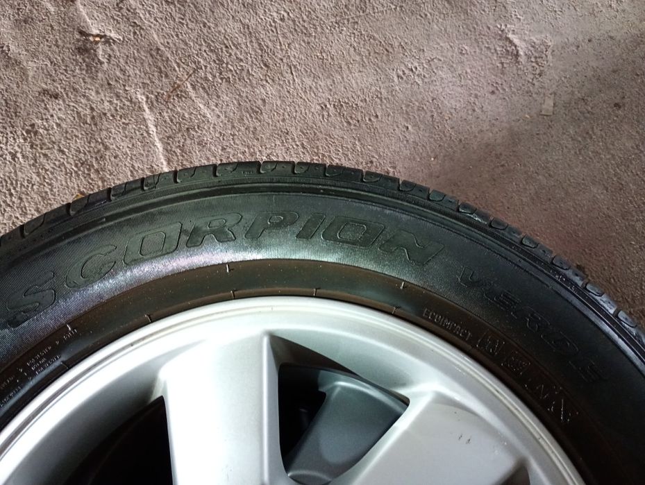 Дайхацу джанти със летни гуми 215/65/16 6J ET50 5x114,3 цо66 Дот 5013