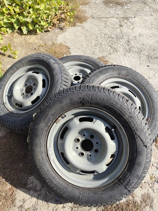 Зимние шины. R13  комплект 4шт