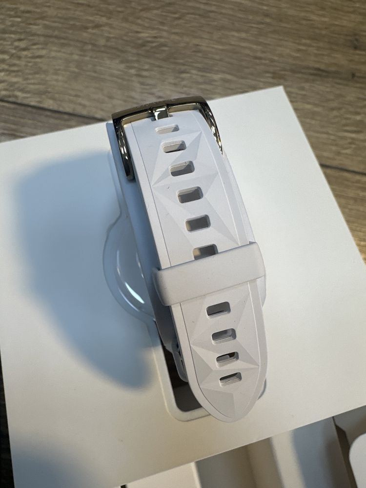 Huawei gt 5 pro 42mm white нов!!