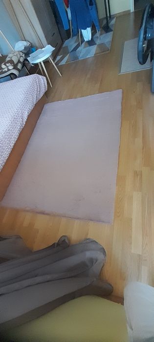 Килим нов розов, пепел от рози
