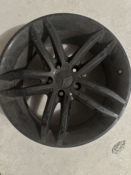 Vind jante Mercedes c220 în stare foarte buna , nu sunt zgîriate.