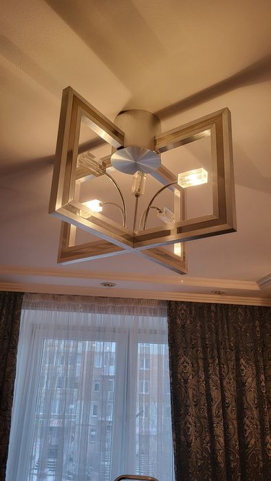 Люстра плюс бра, б/у  , в отличном состоянии.