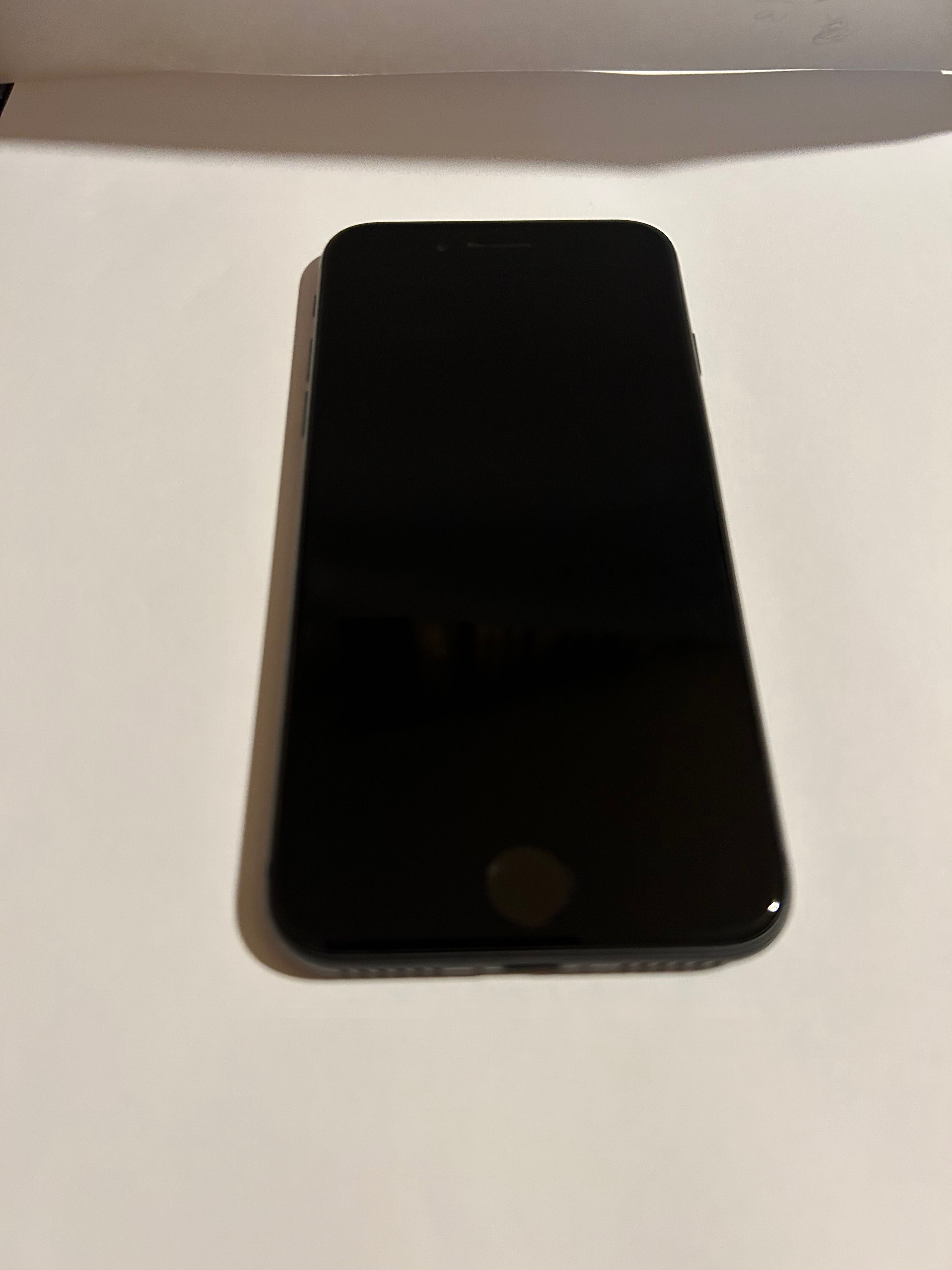 iPhone 8-256GB, телефонът е като нов