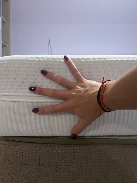 Почти неизползван матрак 160/200