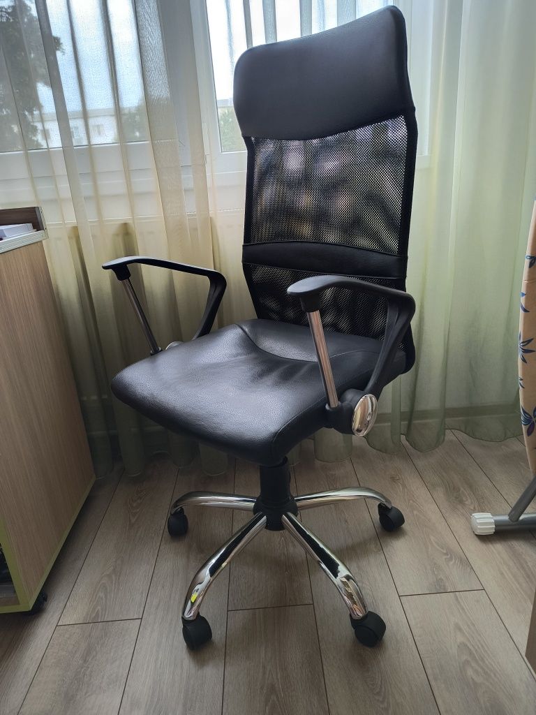 Scaun ergonomic de birou